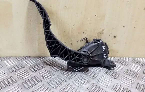 Volkswagen Golf IV Accelerator throttle pedal 1J1723503M