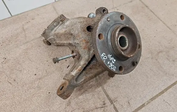 Peugeot 206+ Front wheel hub spindle knuckle