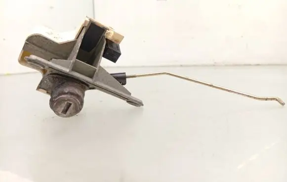 Audi A3 S3 8L Tailgate exterior lock 8D9827573A