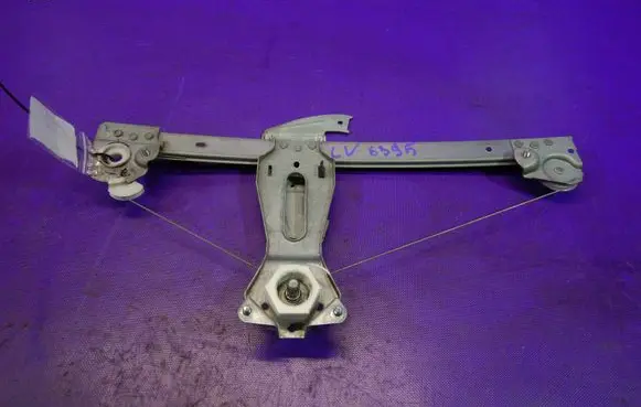 Toyota Aygo AB10 Front door window regulator with motor 