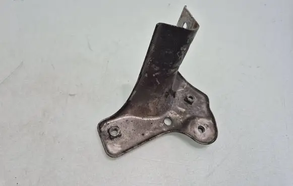 Skoda Fabia Mk2 (5J) Fender mounting bracket 
