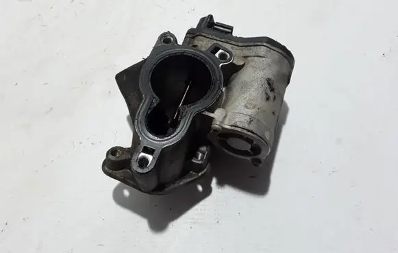 Opel Movano B Electric throttle body valve 147105543R