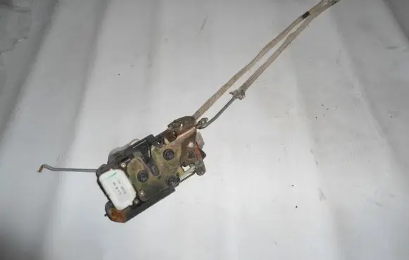 Chevrolet Corvette C5 Front door lock