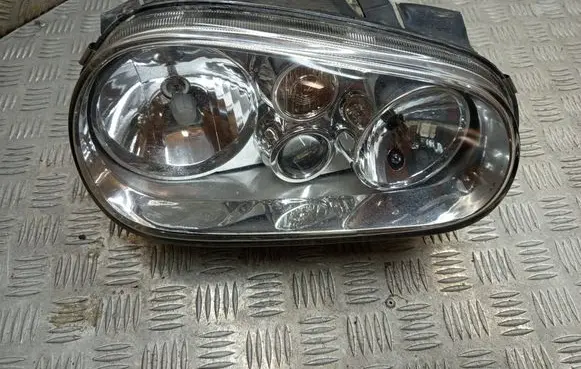 Volkswagen Golf IV Headlight/headlamp 150413M