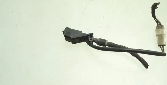 Windshield washer spray nozzle