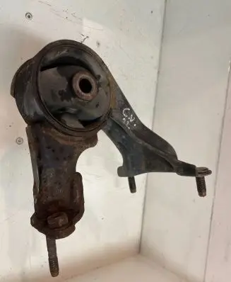 Toyota Corolla Verso E121 Engine mount bracket