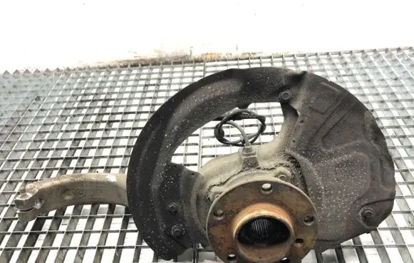 BMW X6 F16 Front wheel hub spindle knuckle 