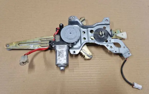 Mitsubishi Pajero Sport I Rear door window regulator with motor 5713A021 2621003230