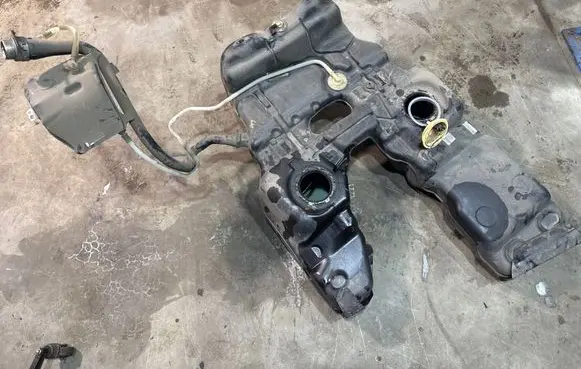 Audi Q7 4L Fuel tank 4L0201021AN 047708 1324441070