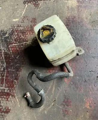 Lexus RX 330 - 350 - 400H Coolant expansion tank/reservoir 132311