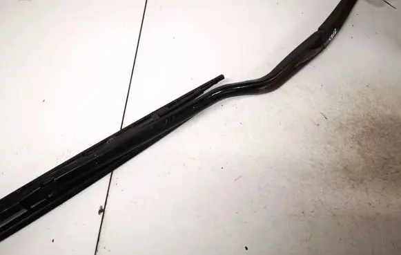 Peugeot 607 Front wiper blade arm