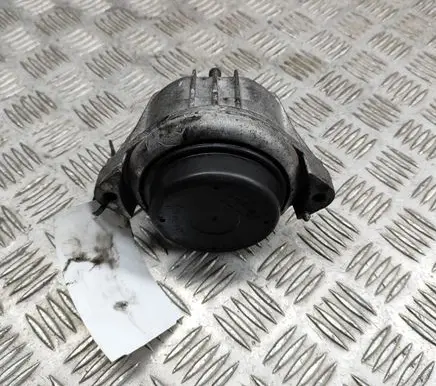 BMW 1 E81 E87 Engine mount bracket 6768800