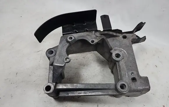 Ford Explorer Generator/alternator bracket F77EI9E708AC