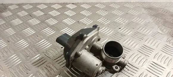Volkswagen PASSAT B8 EGR valve 04L131501M