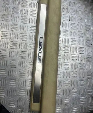 Lexus IS 220D-250-350 Front sill trim cover 6791053030 6791053020