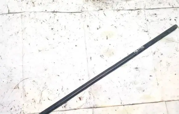 Renault Megane II Front door glass trim molding 