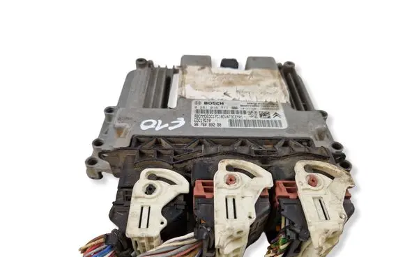 Peugeot 206 Engine control unit/module 9676089280 0281016711 9666729880