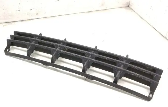 Volvo V50 Front bumper lower grill 30657006