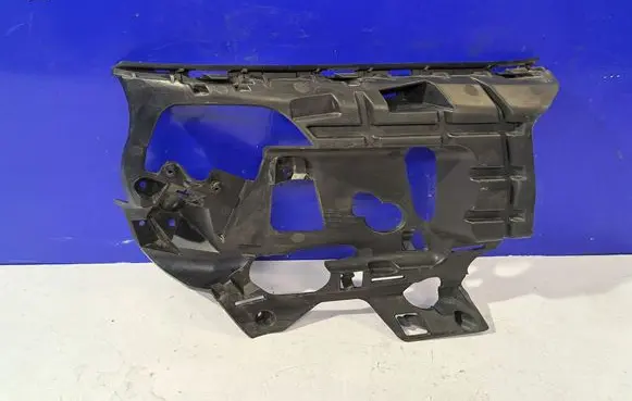 Volvo S60 Front bumper mounting bracket 31323841