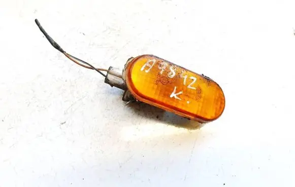 Volkswagen PASSAT B4 Front fender indicator light 3a0949117a