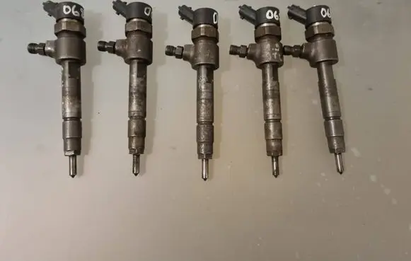 Alfa Romeo 147 Fuel injector 0445110068