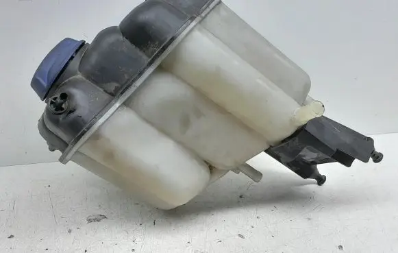 Volkswagen Phaeton Coolant expansion tank/reservoir cap 3D0121407J 3D0121403G