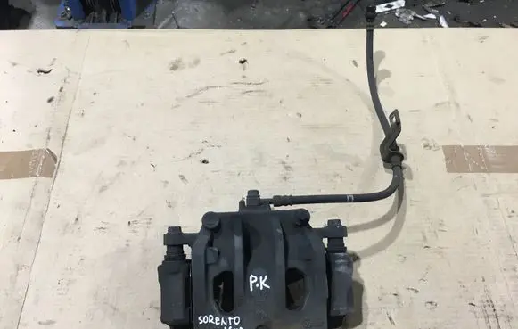 KIA Sorento Front brake caliper