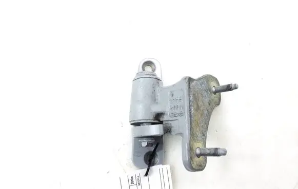 Mercedes-Benz E W212 Front door lower hinge A2047201737