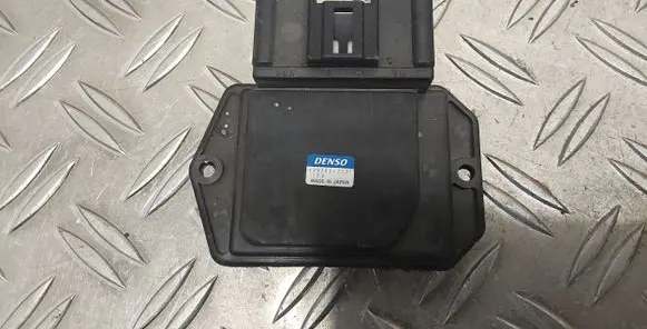 Toyota Avensis T250 Heater blower fan relay 4993002121