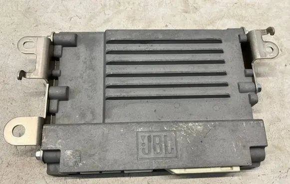 Toyota RAV 4 (XA50) Sound amplifier 8628042060