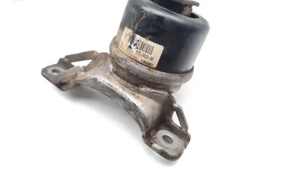 Engine mount bracket