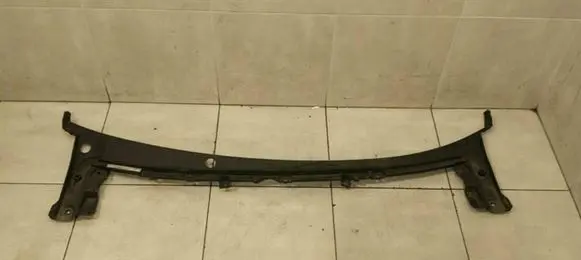 Tesla Model S Wiper trim 106075600B