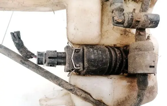 Windscreen/windshield washer pump