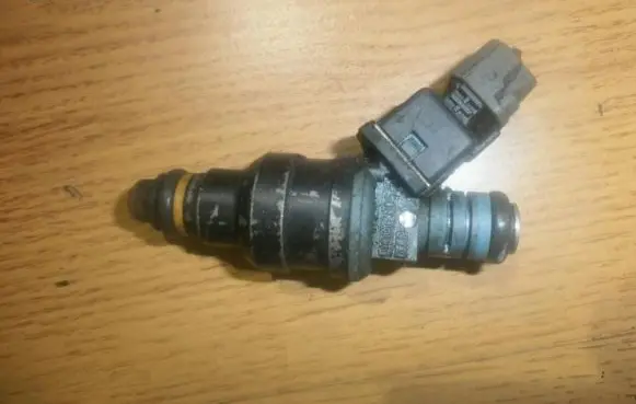Hyundai Accent Fuel injector 9250930006