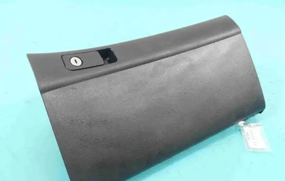 Glove box