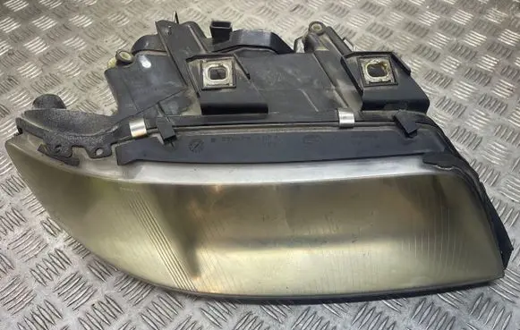 Audi A6 S6 C5 4B Headlight/headlamp 14846801 14846800