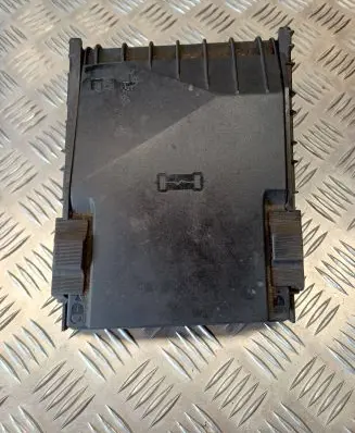 Skoda Octavia Mk2 (1Z) Fuse box cover 1K0937132F