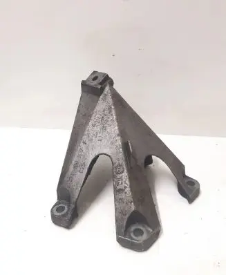 Audi A4 S4 B6 8E 8H Engine mounting bracket 8E0199307F