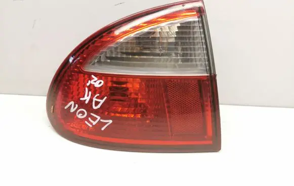 Seat Leon (1M) Rear/tail lights 1M6945111 1M6945095A