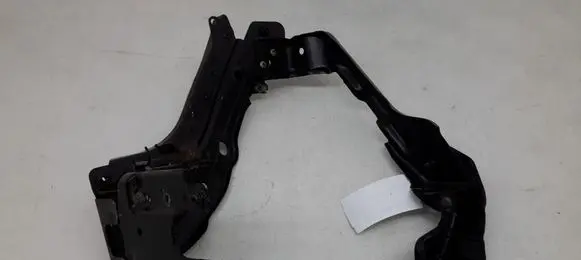 Headlight/headlamp mounting bracket