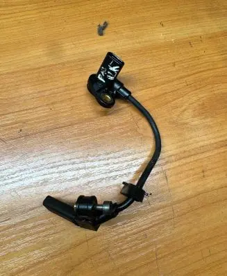 BMW 5 F10 F11 Crankshaft position sensor 7582842 25916010