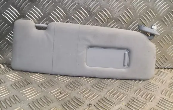 BMW 1 E81 E87 Sun visor 7120560