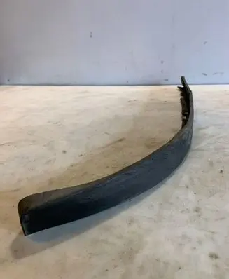 Front bumper lip
