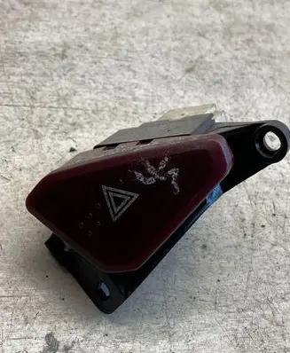 Mitsubishi Pajero Hazard light switch