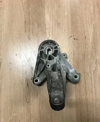 Mini One - Cooper Coupe R56 Gearbox mounting bracket 6872019