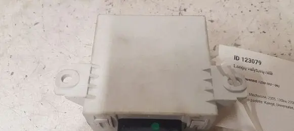 Toyota Avensis T250 Window wiper relay 150696