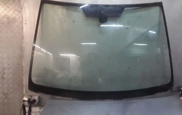 Toyota Corolla Verso AR10 Front windscreen/windshield window 