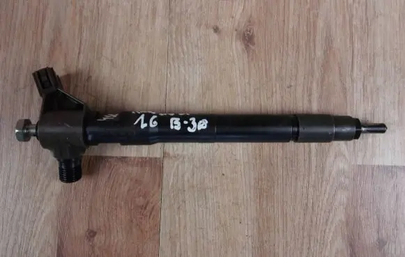 Mazda CX-5 Fuel injector SH0113H50