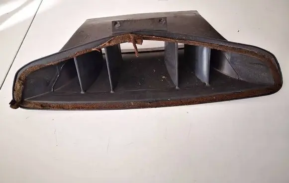 Seat Ibiza III (6L) Air intake duct part 6L0819081