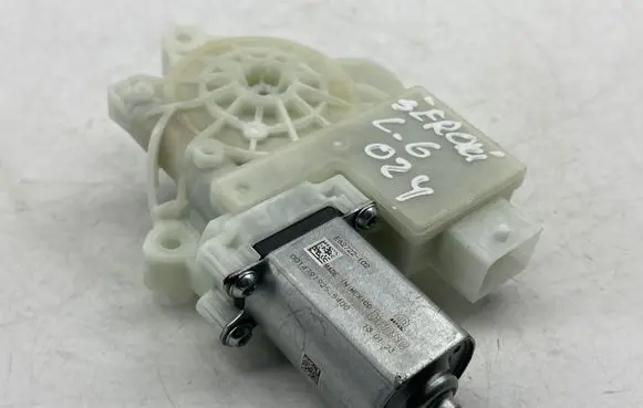 Jeep Grand Cherokee WL Rear door window regulator motor E62722102 00147919255400